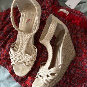 Brash womans size 7 dress sandals seven shoes tan heels off white wedges